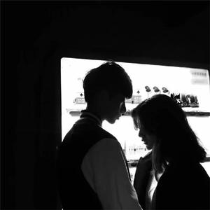 女友被群交成公厕性奴
